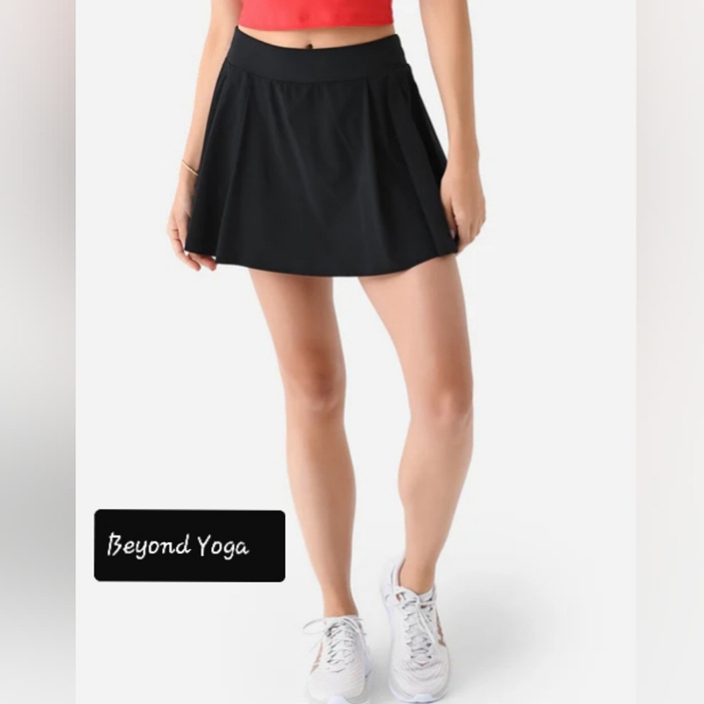 Beyond Yoga Women's Court Advantage Skirt ⭐️⭐️